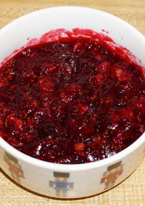Una foto de SALSA DE ARÁNDANOS ROJOS (CRANBERRIES) PARA PAVO O POLLO. JON STYLE