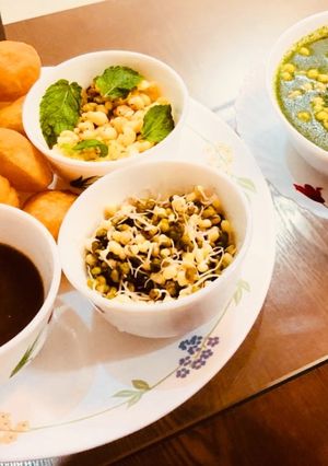 पानी पूरी (Pani puri recipe in hindi) रेसिपी मुख्य फोटो