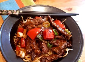 Kínai borsos, pirított marhacsíkok recept fotója