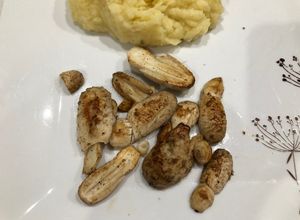 Una foto de Hongos de pasto dorados