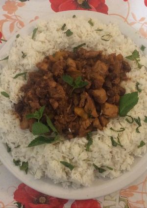 Foto di Riso basmati con pollo alla paprika, uvetta e semi di finocchio