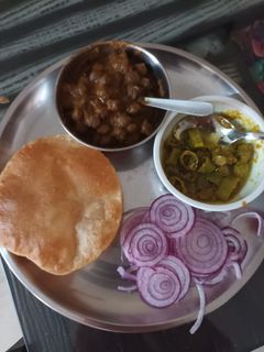 दिल्ली स्टाइल छोले (delhi style chole recipe in Hindi) रेसिपी मुख्य फोटो