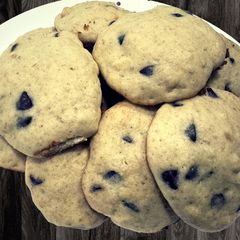 A picture of Banana Macademia Nut Chocolate Chip Cookies.