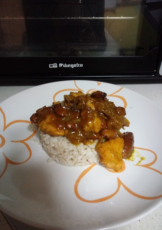 Una foto de Tajine de pollo con dátiles