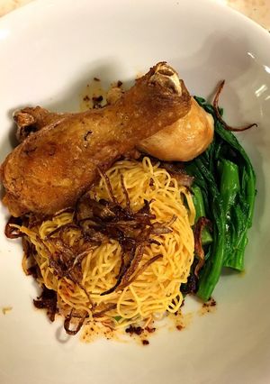 รูปของ บะหมีแห้งไก่ทอดเกลือ