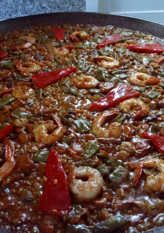 Una foto de Paella de pulpo, langostinos y gambas