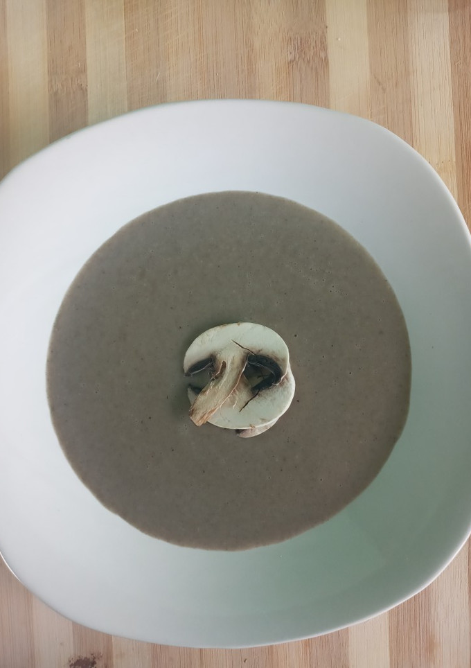 Una foto de Crema de champiñones Xochitl