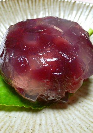 A picture of Hydrangea (Japanese Confectionery) Made with Simmered Beans.