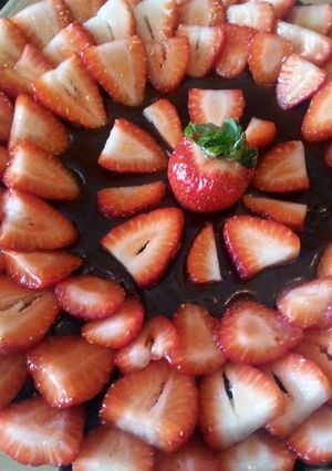 A picture of Chocolate strawberry tart.