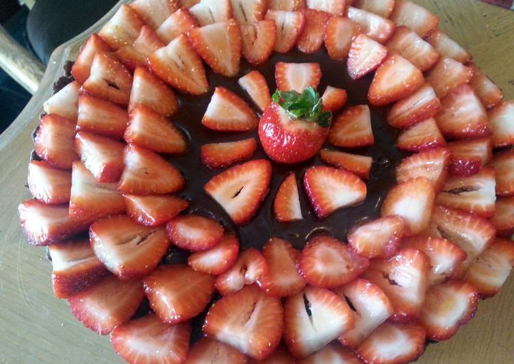 Chocolate strawberry tart