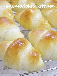 A picture of Soft& Chewy Rice Flour Butter Rolls.