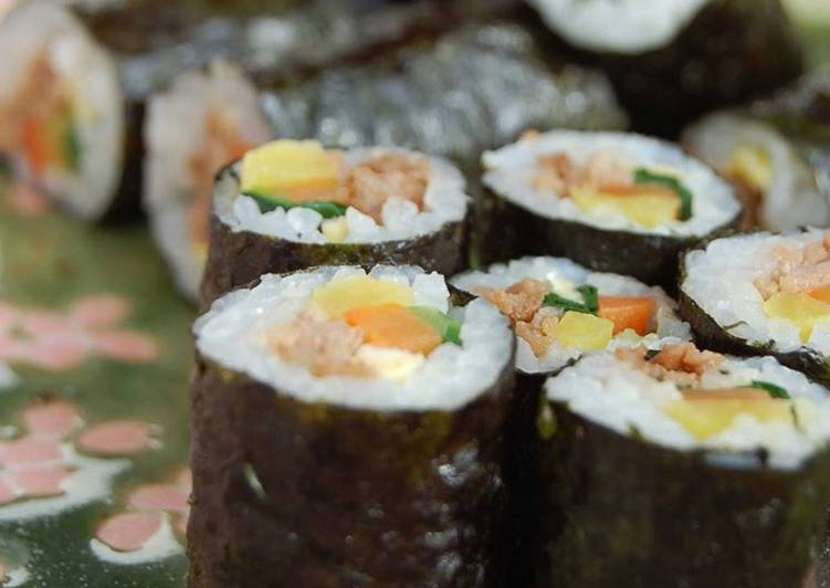 Steps to Make Homemade Kimbap (Korean-style Sushi Rolls)