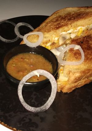 A picture of Corn & mushroom cheese sandwich.