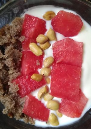 A picture of Easy yoghurt parfait.