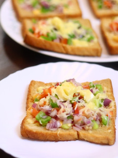 A picture of Cheese toast sandwich.