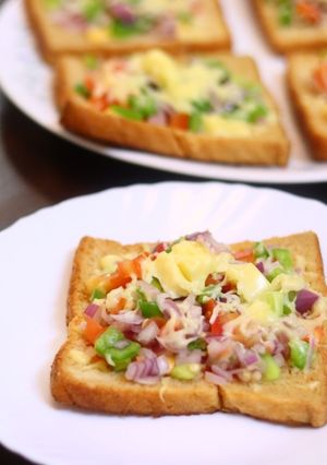 A picture of Cheese toast sandwich.