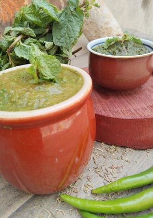 A picture of Green Chutney.