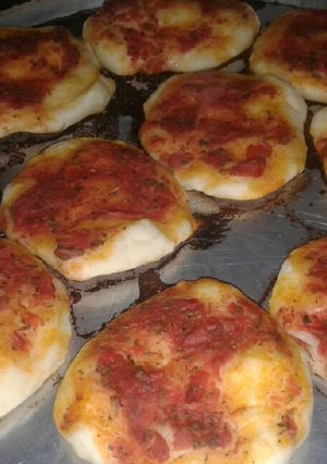 Una foto de Pizzetas deliciosas, fáciles y económicas 😆para disfrutar