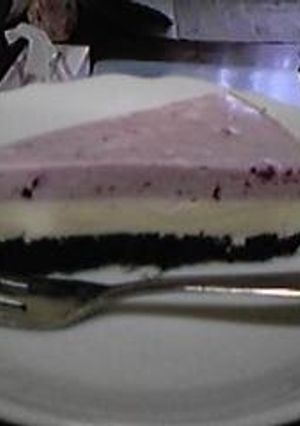 A picture of Blueberry No-bake Cheesecake.