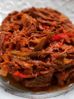 Una foto de Ropa vieja cubana