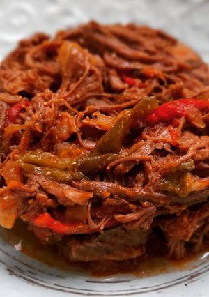 A picture of Cuban Ropa Vieja.
