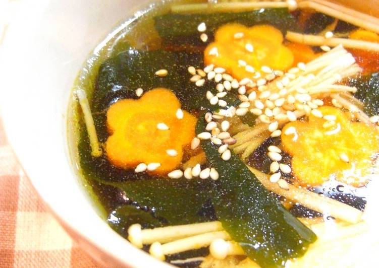 Do Not Waste Time! 10 Facts Until You Reach Your Spicy Soup with Enoki Mushrooms and Wakame Seaweed