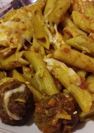 A picture of Pasta with meatballs.