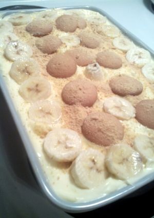 A picture of lori`s banging banana pudding!.
