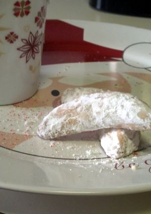 A picture of Almond Crescent cookies.