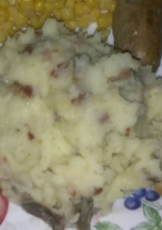 A picture of Bacon cheddar ranch mashed potatoes.