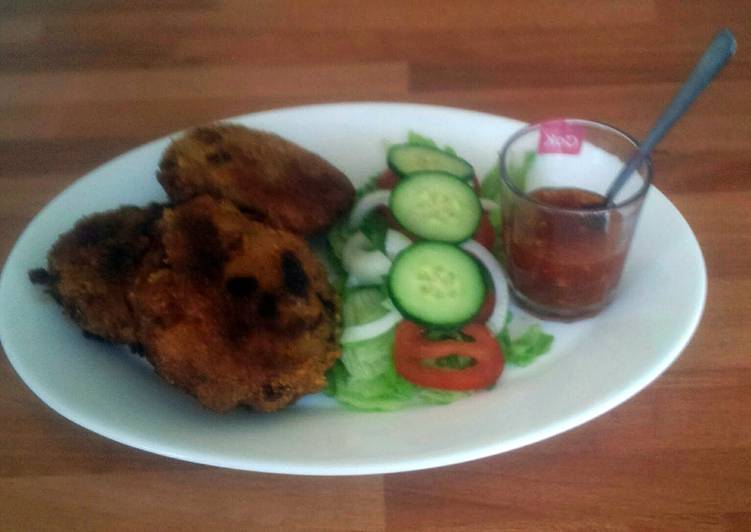 Recipe of Quick spicy salmon and tuna fishcakes