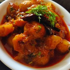 A picture of Achari Aloo/potato.