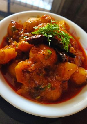 A picture of Achari Aloo/potato.