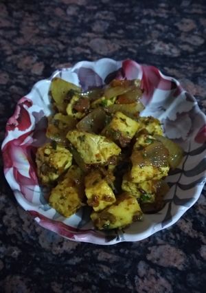 A picture of Paneer dry masala.