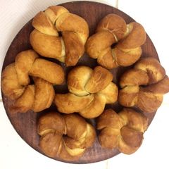 A picture of Fluffy spiral donut 🍩 without yeast & egg.