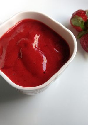 A picture of Homemade strawberry Sauce.