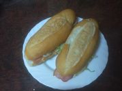 Una foto de bocadillos de bacon