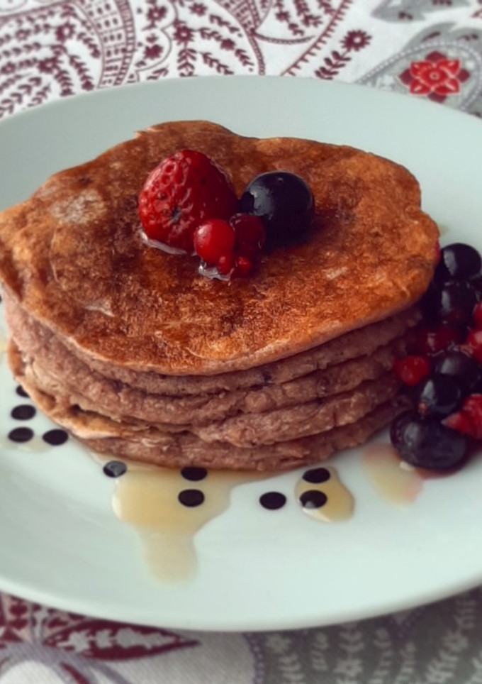Una foto de Tortitas de avena y frutos rojos