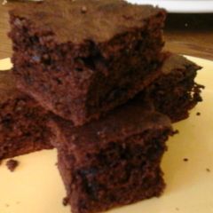 A picture of Crispy Mint Brownies 👀.