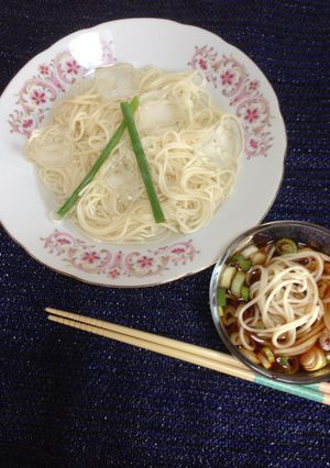 Una foto de Japanese soumen noodles(fideos) de arroz!