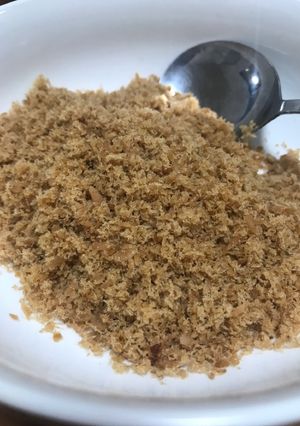 Hình của món Ruốc cá từ cá ngừ đóng hộp.