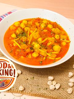Una foto de Garbanzos con Fideos Estilo Moruno