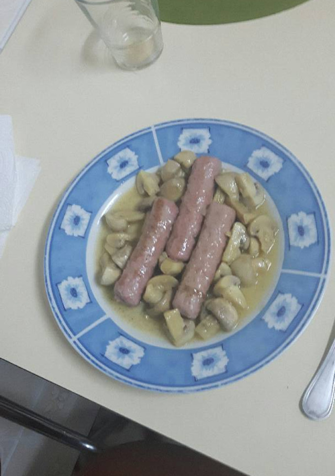 Una foto de Salchichas al vino blanco