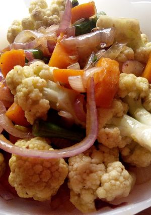 A picture of Stir fried veggies.