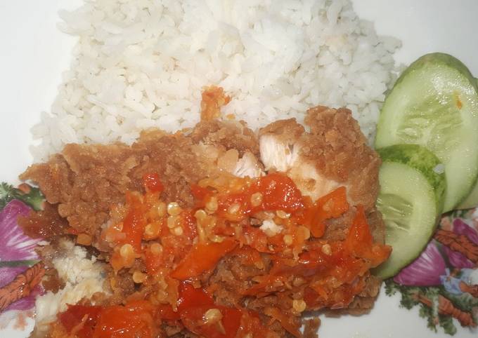 Bagaimana Menyiapkan Ayam geprek, Bikin Ngiler