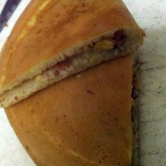 A picture of Apam balik (malay crepe).