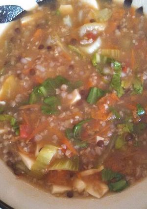 A picture of Delicious vegetable whole grain porridge/congee 全谷物蔬菜粥.