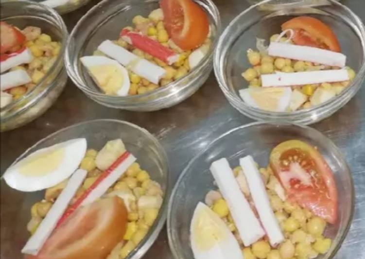 Ensalada de garbanzos con salsa