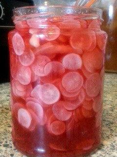 A picture of Pickled Radishes.