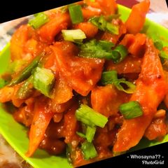 A picture of Whosayna’s Schezan Chips.
